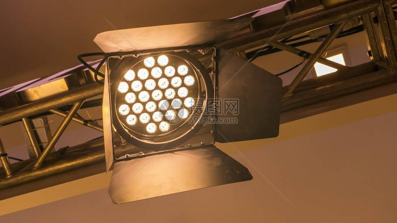 餐饮店照明，暖光如何打造？效果图解析**